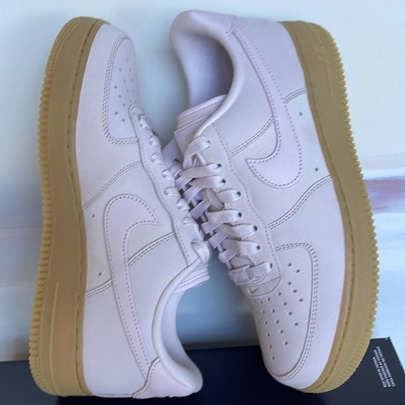 Nike WMNS Air Force 1 Premium
Pearl Pink/Gum Light Brown/
Pearl Pink Shoes - Picture 12 of 16
